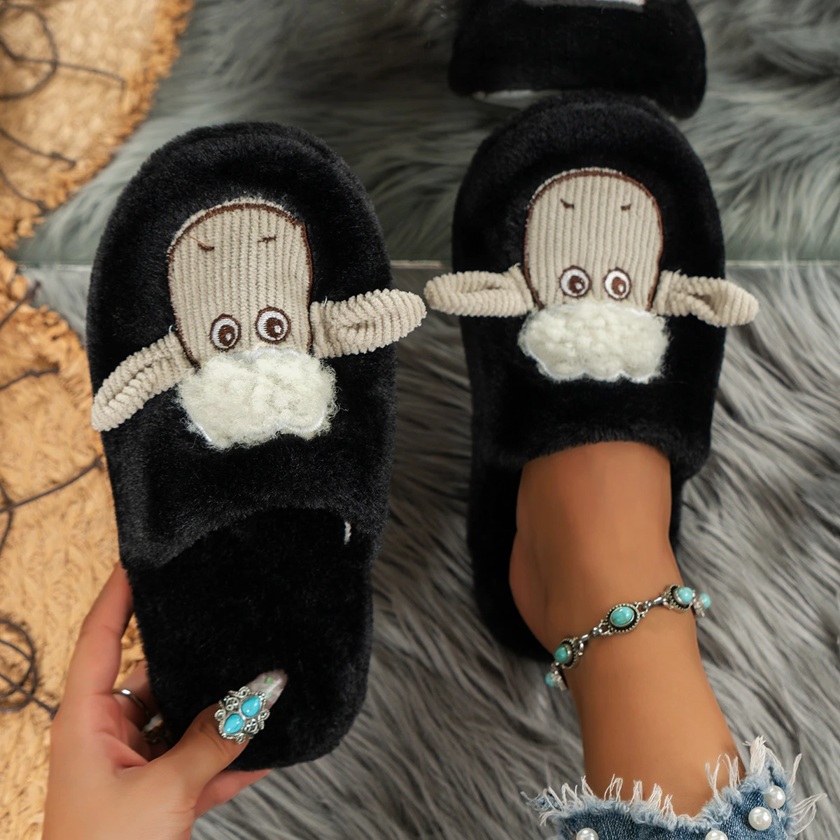 Women Slippers 2024 New Fashion Casual Cute Casual Solid Color Designer Shoes for Women Lightweight Comfortable Slides Women