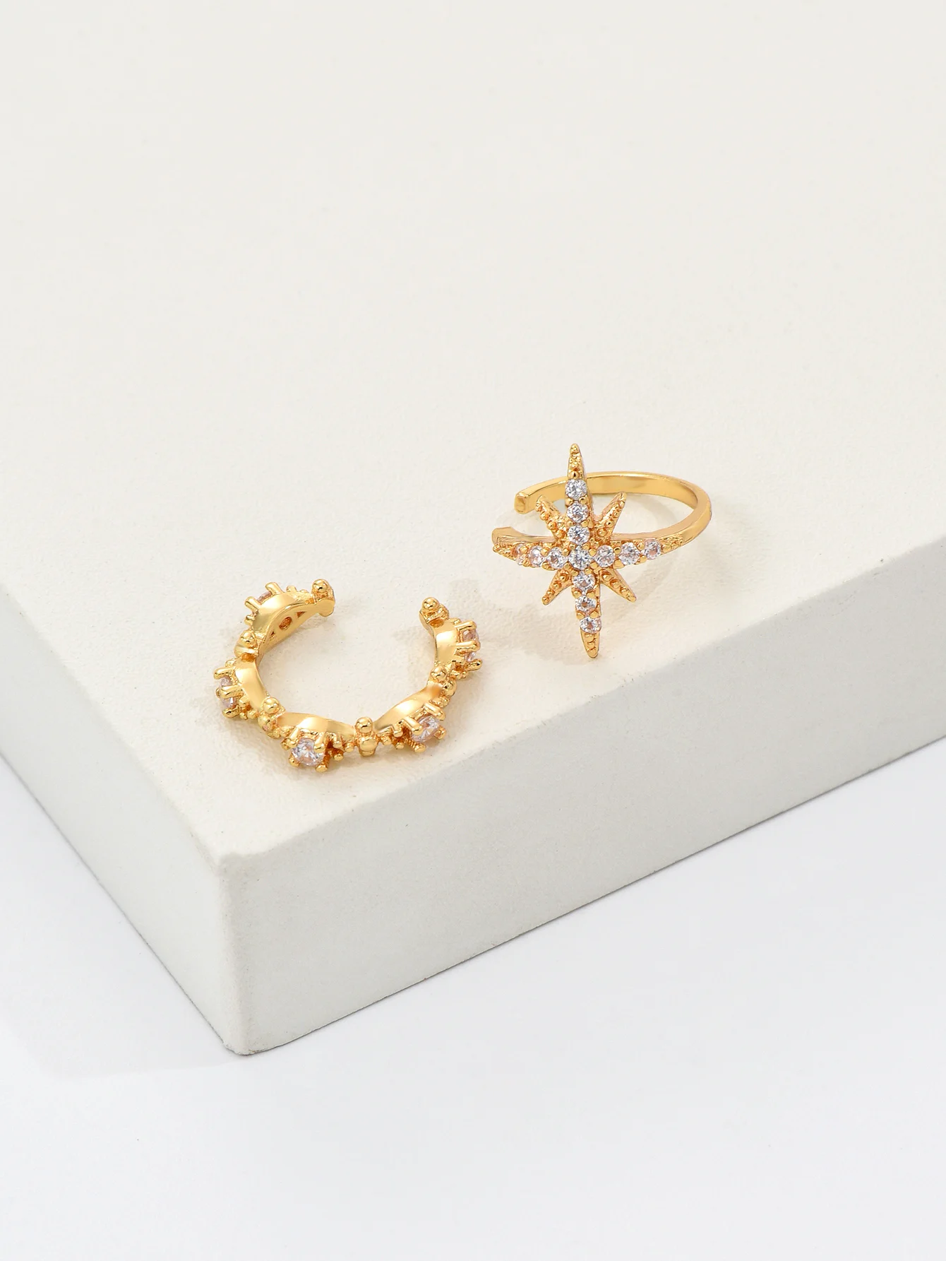 Sparkling Star Earrings Golden Mini Clip-Ons for Women Daily Wear