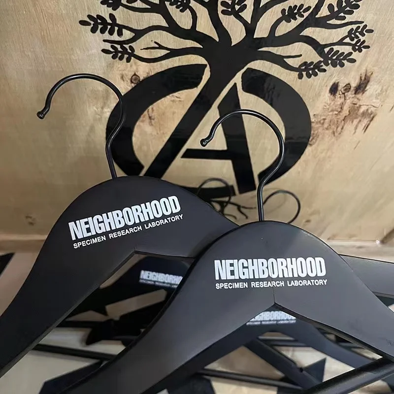

NEIGHBORHOOD black fir painted letter logo Japanese hanging high-end wooden solid wood clothes hanger NBHD