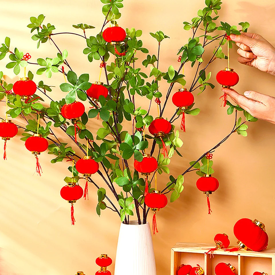 Chinese red lanterns hanging at a garden Stock Photo - Alamy