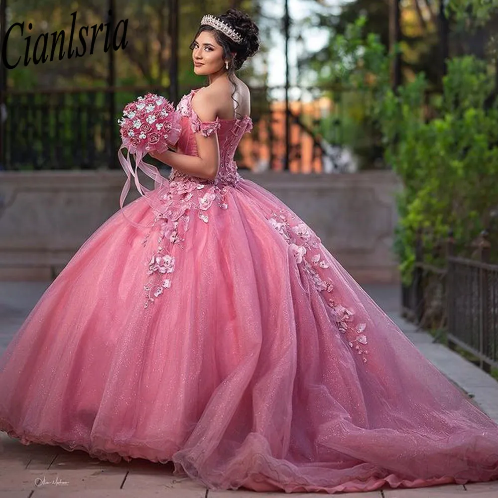 

Розовый корсет с открытыми плечами, платья для Quinceanera, бальное платье с 3D цветами, кружевные милые платья 15 лет