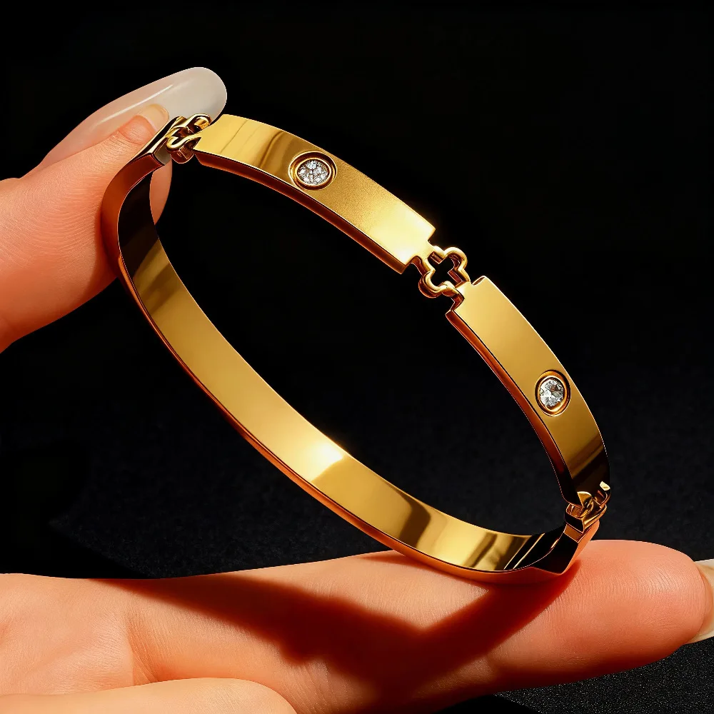 طقم أساور ذهبية فاخرة بتصاميم متنوعة