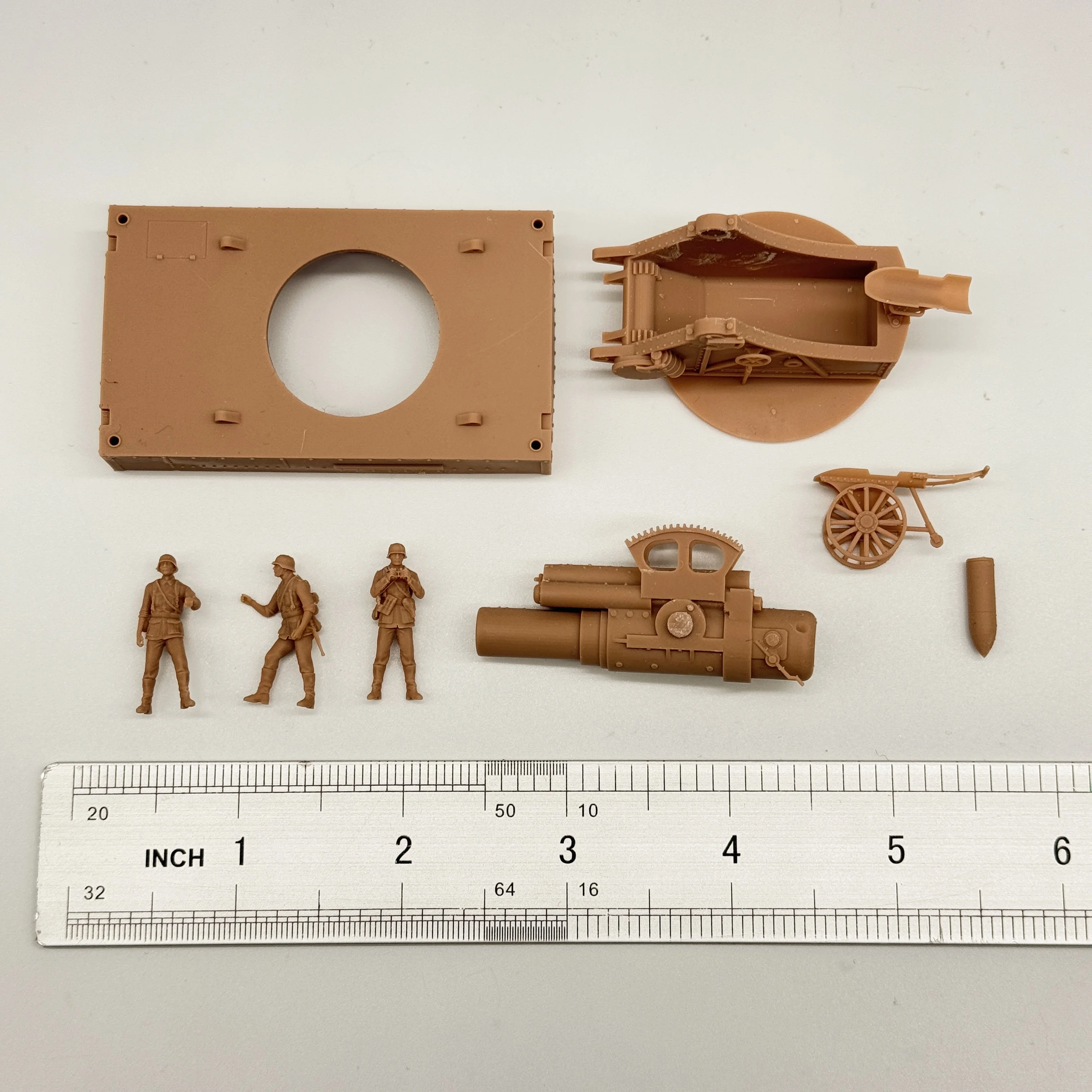 1/72 Scale SKODA 305MM M16 and Artillery 3 Figure Resin Model
