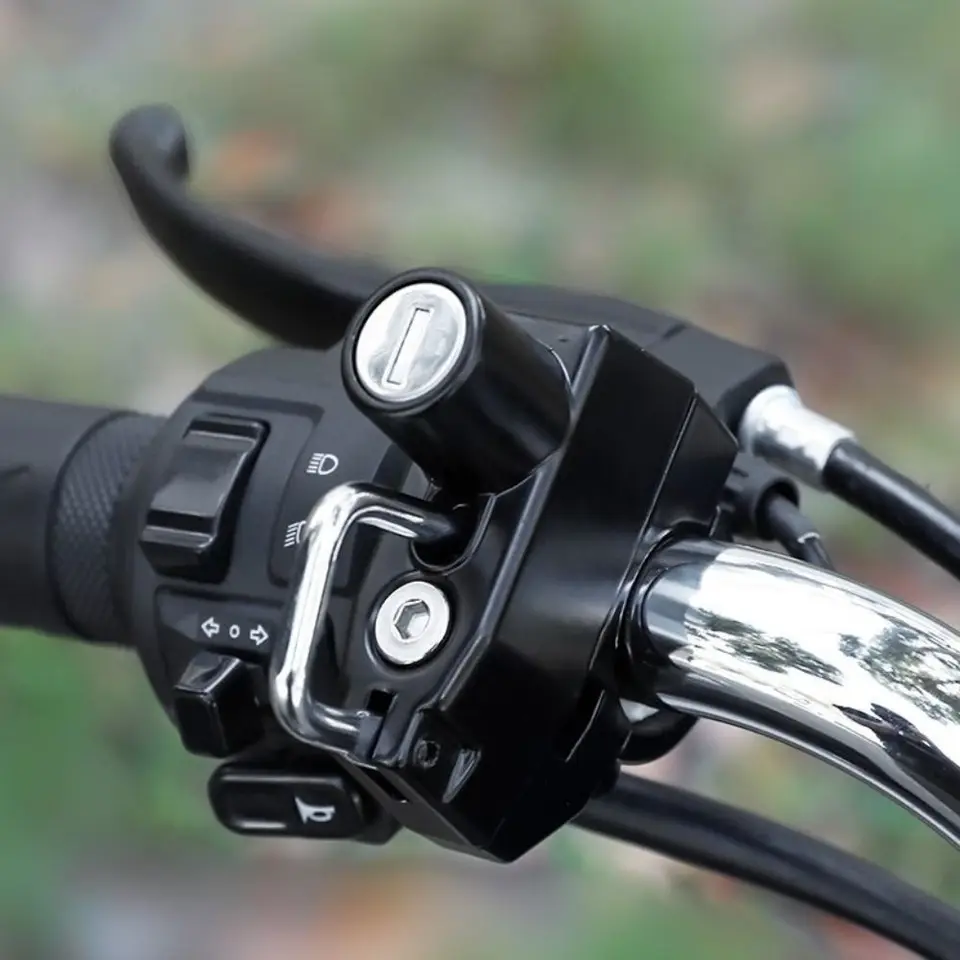 Aublinto Lucchetto Per Casco Moto, Lucchetto Universale Per Casco Con Chiavi Lucchetto Casco Moto Antifurto Universale Adatto In Alluminio For Manubrio Da 22mm - 28mm Per Moto, Scooter, Bici - Foto 3