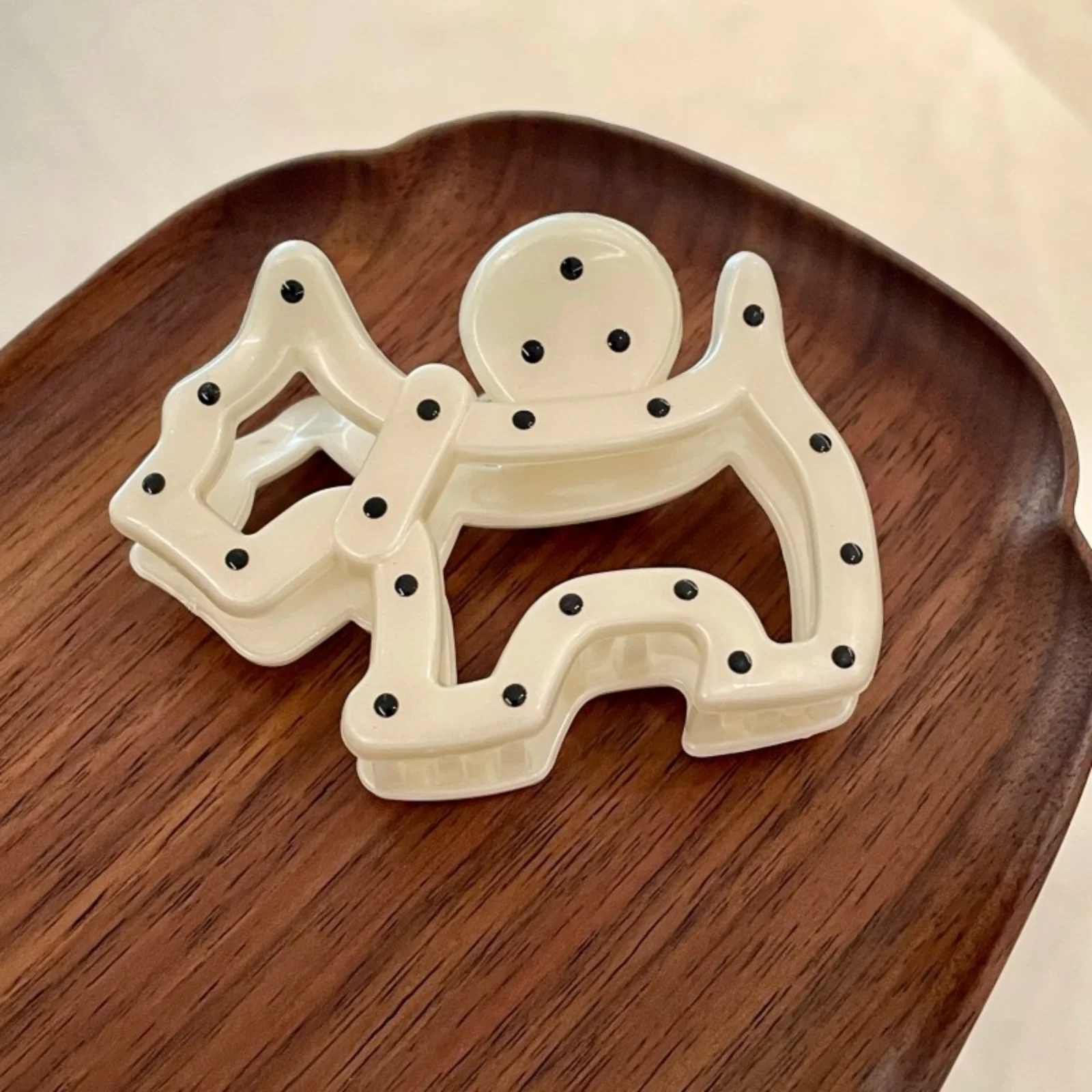 2 Pcs Fashion Dog Hair Clips, Black and White, Unique Geometric Design, Perfect for Securing Hair Stylishly