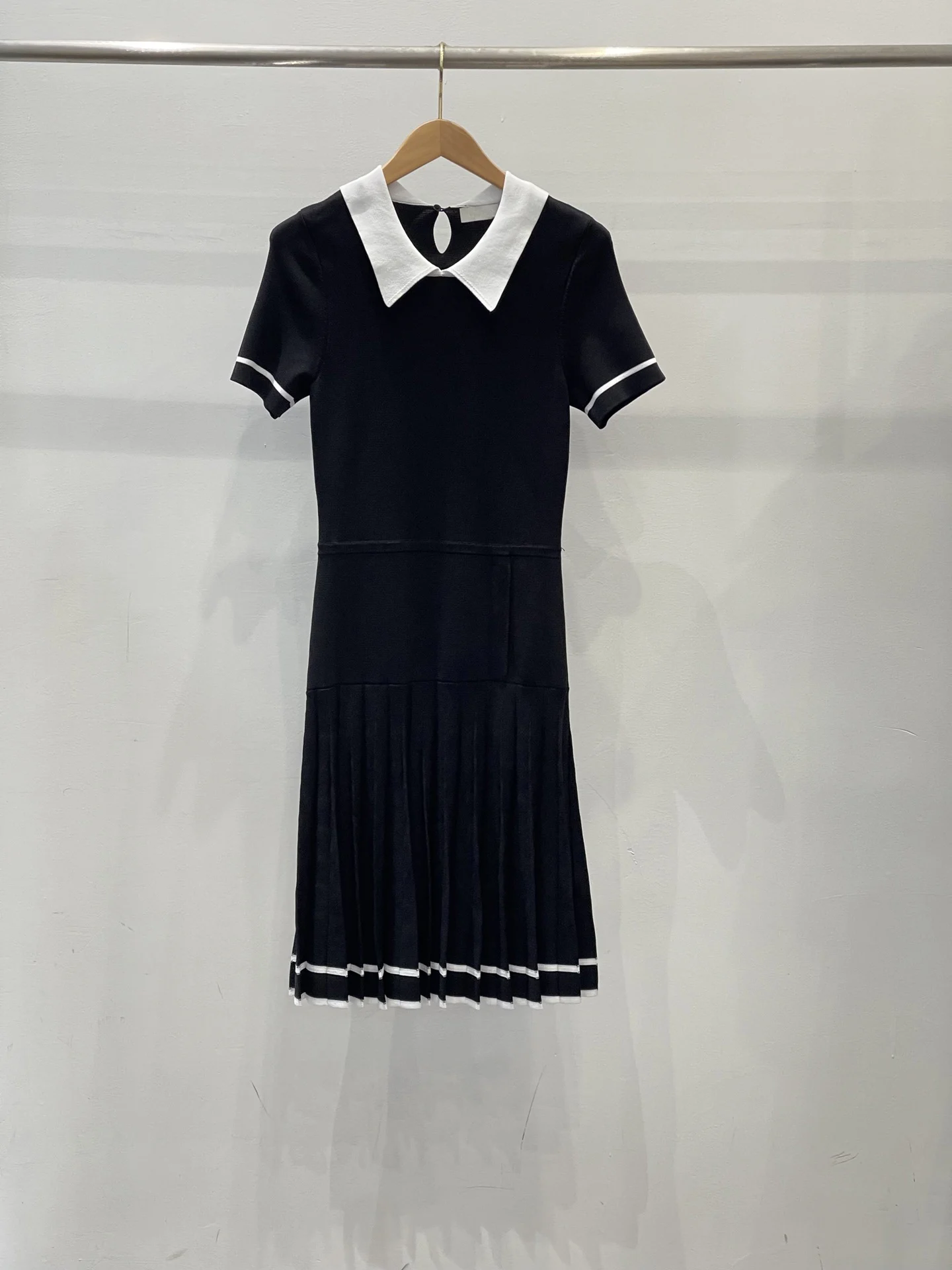 

Spring and summer new French color contrast college style slim knit dress