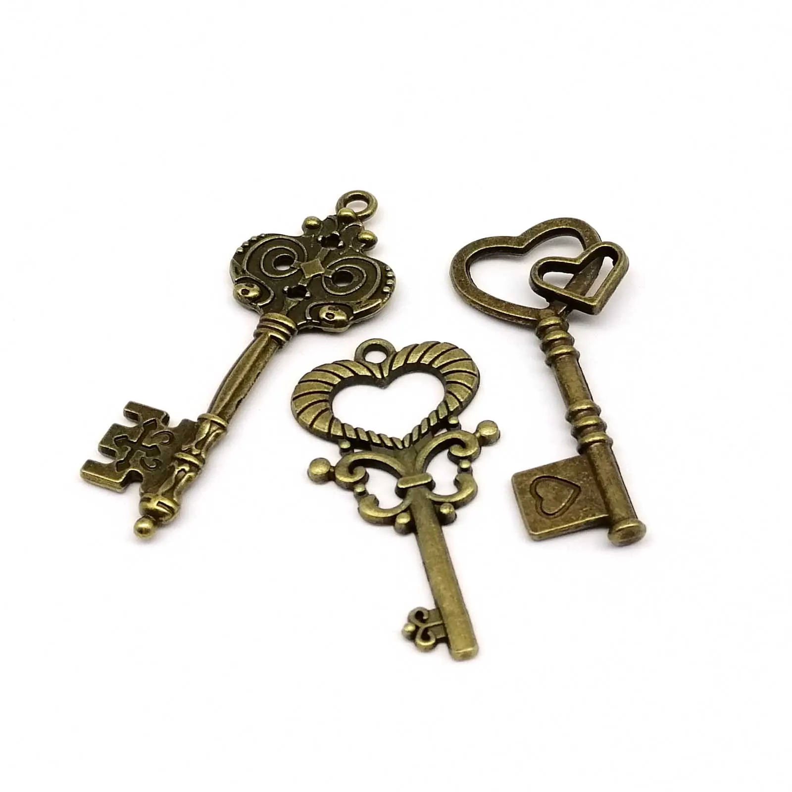 Decorative Vintage Key 1 kit Include 12pcs Old Looking Retro Antique Brass Bronze for Steampunk Charms Pendant Jewelry Making