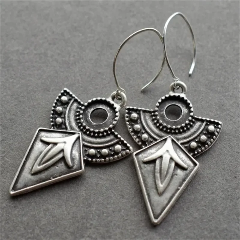 

Vintage Waterdrop Round Geometry Hook Earrings for Women Fashion Silver Color Metal Dangle Earrings Wedding Engagement Jewelry