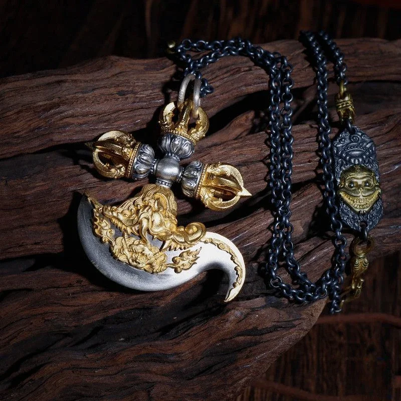 Stile Tibetano Foyuan Bicolore Colore Curvo Coltello King Kong Ascia Gioielli Da Uomo Tibetano Collana Pendente Seiko Gioielli Di Moda