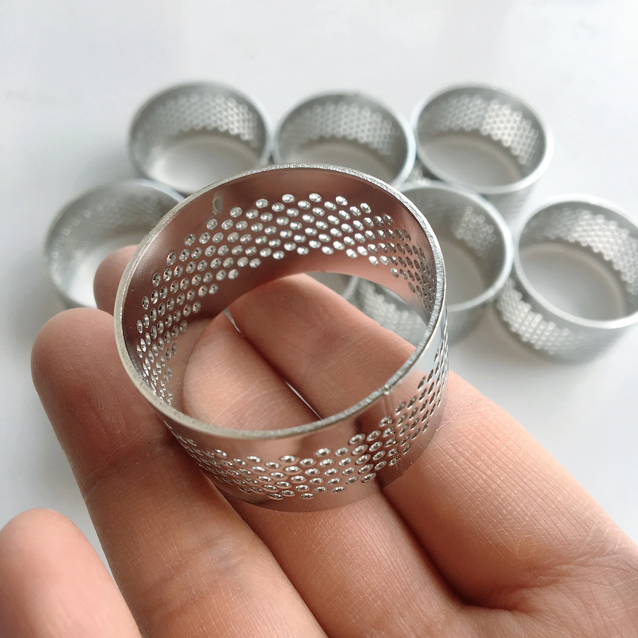10pcs35CMminiRoundstainless304perforatedseamlesstartring