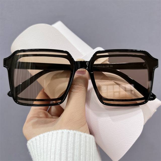 Retro Square Frame Sunglasses Anti-UV Travel Sun Visor Ladies Vintage Women Large Frame Sun Glasses UV400 Shades Black