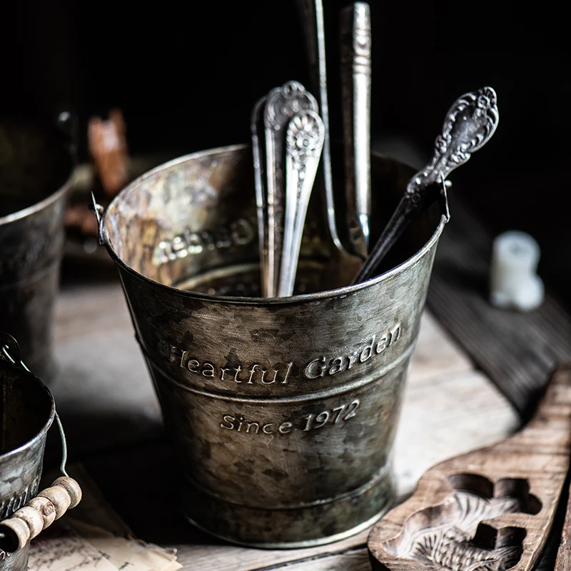 Vintage Iron Handle Bucket Metal Retro English Printing Wrought Iron Food Barrel Flower Vase Pot Tub Home Decoration Photography - Image 2
