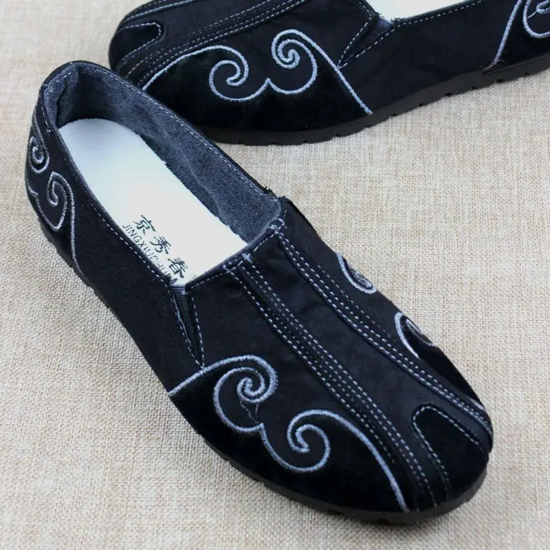 Chinese style men embroidery old peking shoes new summer breathable causal flat canvas shoes team performance match kungfu