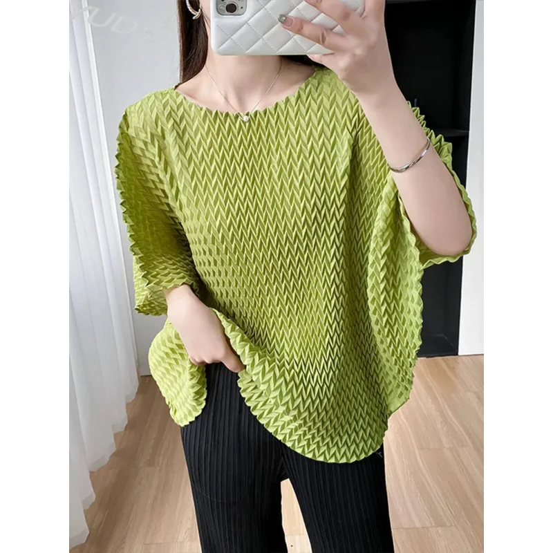 

Miyake T-shirt Women's Summer 2023 New High-end Pleated Loose Large Yards Thin Bat Sleeve Round Neck Pullover Tops