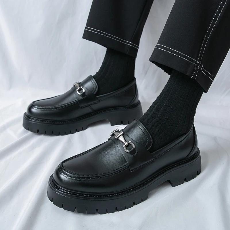 أحذية رجالية جديدة كاجوال بدون رباط ذات نعل سميك لزيادة الطول، أحذية جلدية أنيقة للأعمال، أحذية رسمية للرجال للارتداء الخارجي