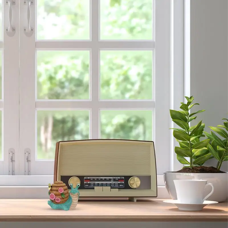 Outdoor Snail Statue Solar Snail Figurine Resin Animal Figurine Cute Table Ornament For Outdoor Yard Garden Decorations