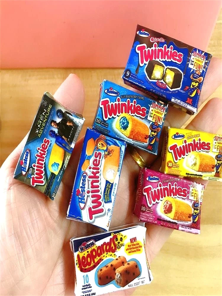 1/12 Scale Miniature Hostes,s Cakes Dollhouse Food Mini Cakes Mini Dollhouse Groceries Mini Doll Food Diorama and Snack Cake 3