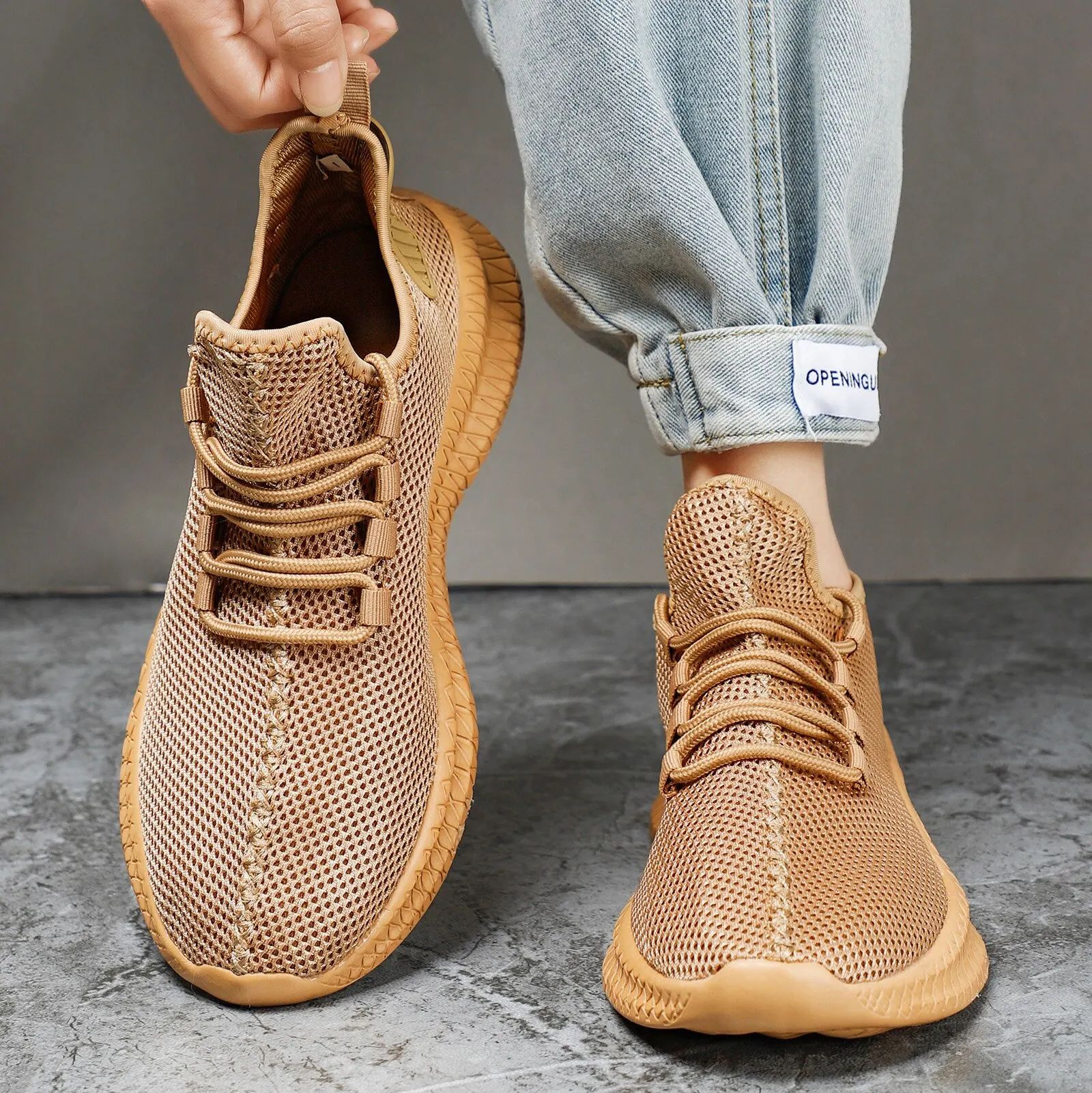 Рисунок 2 - Мужская обувь Кроссовки с дышащей