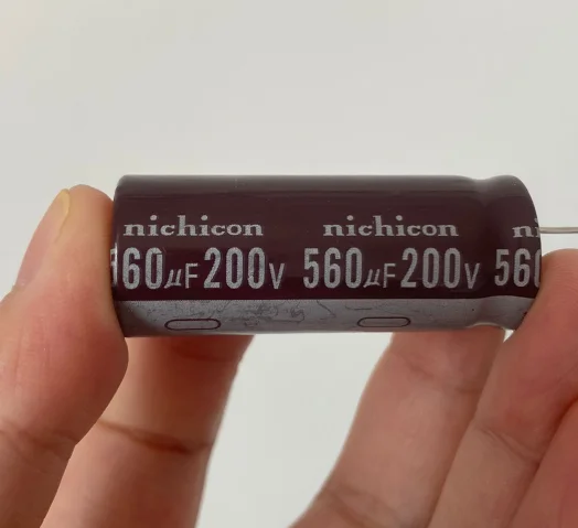 2pcs/lot 560UF 200V 18*45mm Aluminum Electrolytic Capacitor 560uF200V 200V560uF 18X45 20%
