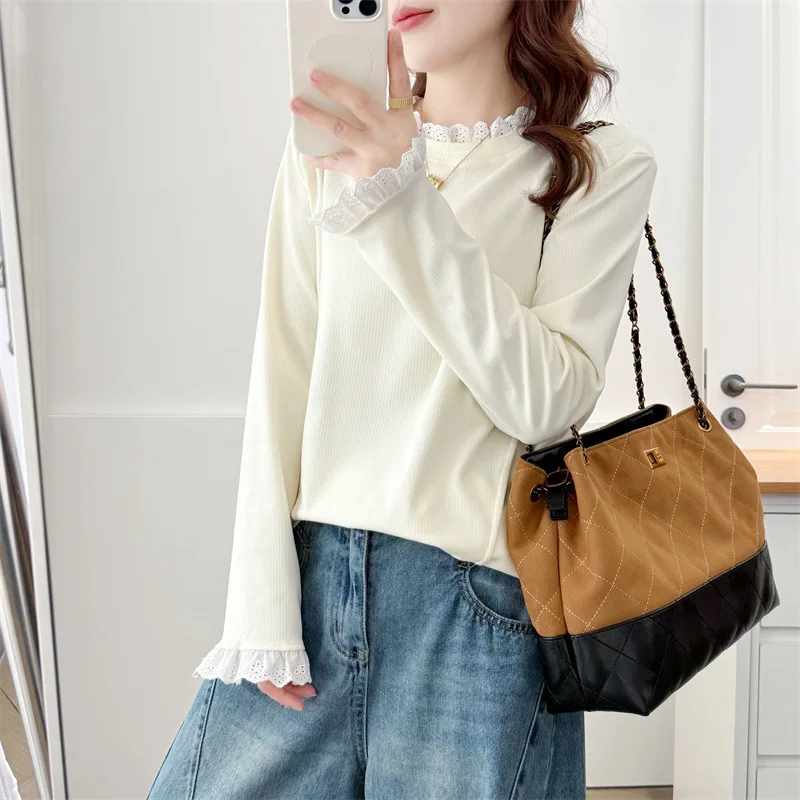 XXXXL Fashion Plus Size Women's T-Shirt Autumn And Winter New Style Lace Patchwork Long Sleeved Base Warm Inner Top 823