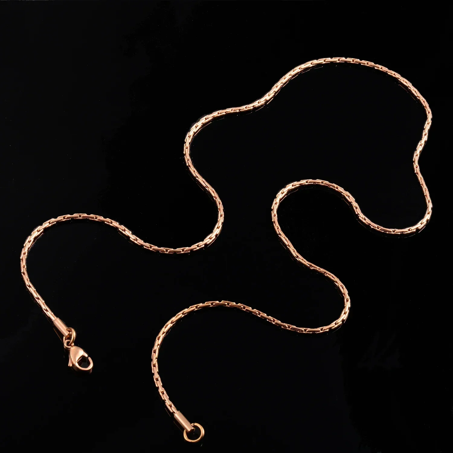 Collana in Acciaio con piastra rettangolare placcato oro – Group S.r.l