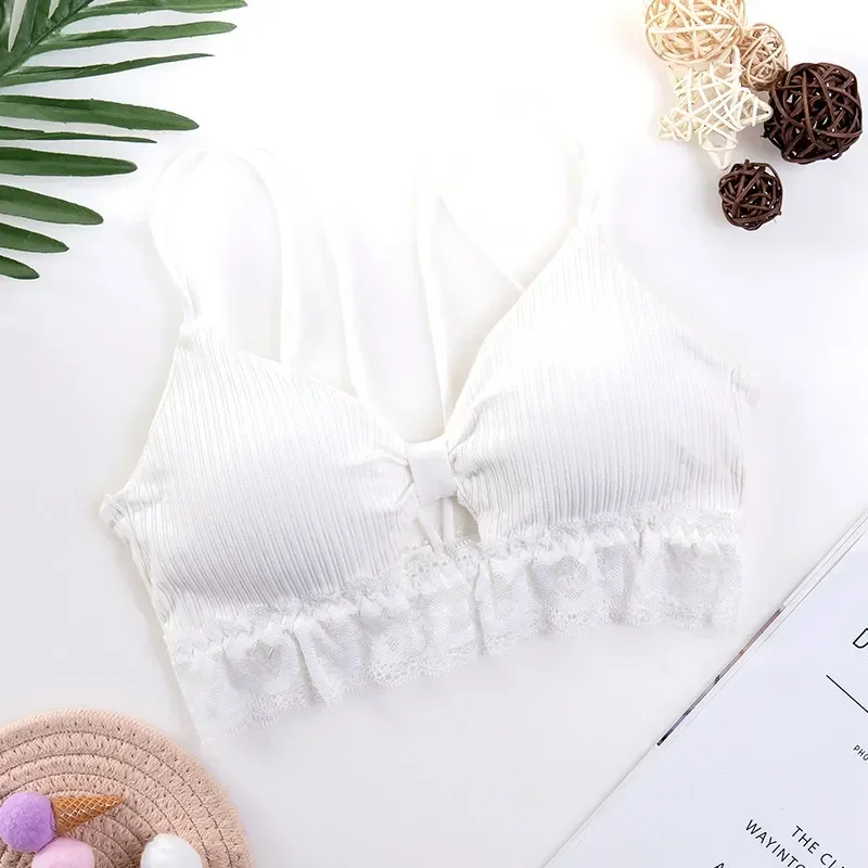 

Женское нижнее белье с чашками пуш-ап