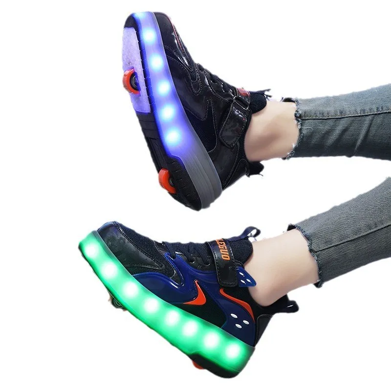 새로운 LED 조명 키즈 롤러 파쿠르 스케이트 선물 스포츠 야외 남아 여아용 2륜 러닝 캐주얼 롤러 스니커즈 변형