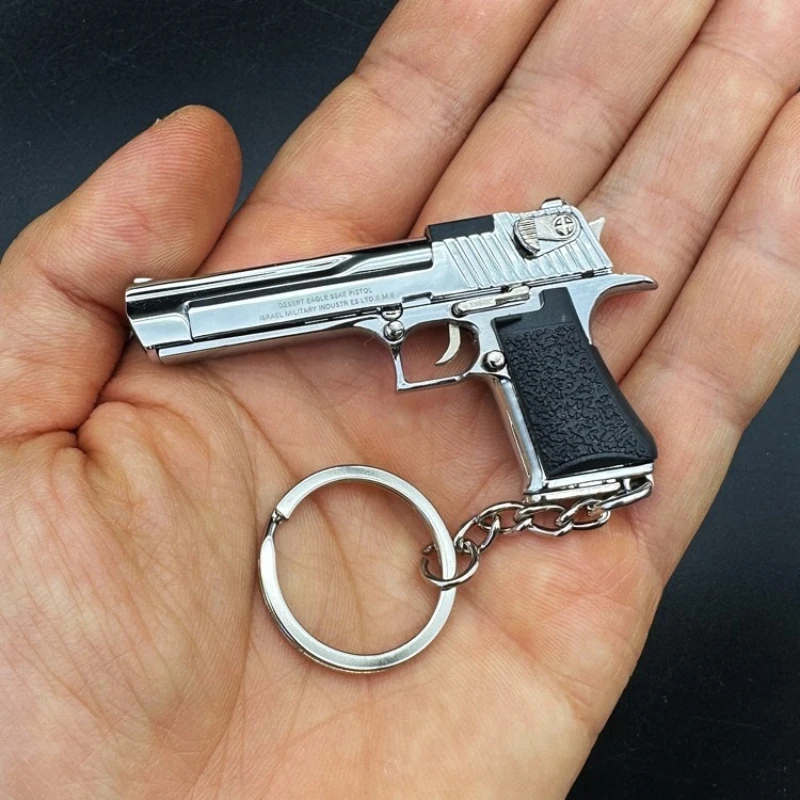 Alloy 1:4 Scale Desert Eagle Pistol Keychain Mini Toy Gun Weapon Model Metal Keychain For Adult Christmas Gift