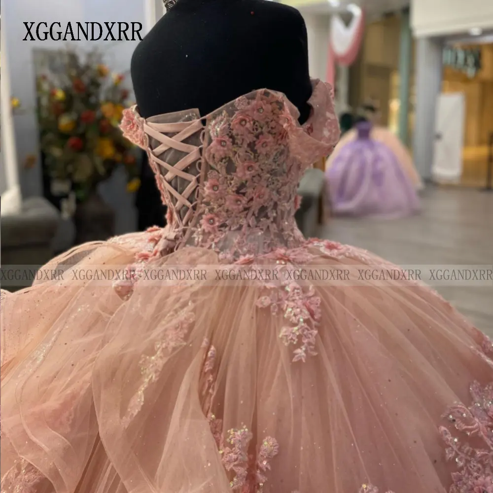Śliczny różowy suknia balowa z odkrytymi ramionami Quinceanera sukienki 3D kwiatowa aplikacja słodka 16 15 sukienka urodzinowa przedsionka 15 Anos