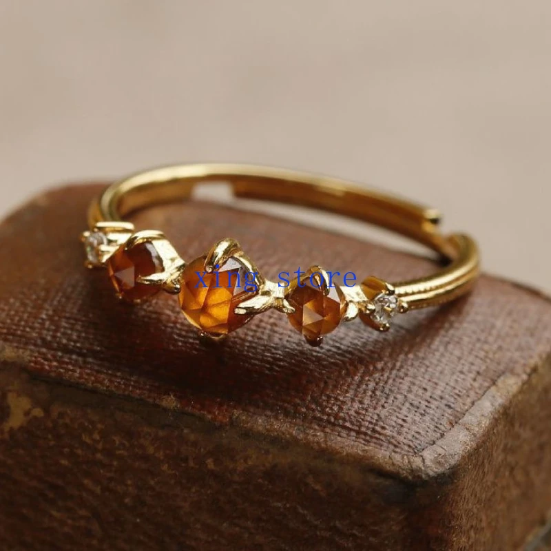 2024 Fashion New Retro Style Round Cut Crystal Inlaid Adjustable Women's Ring