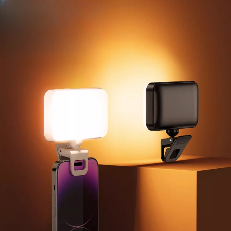

Portable camera mobile phone with self-timer fill light lamp