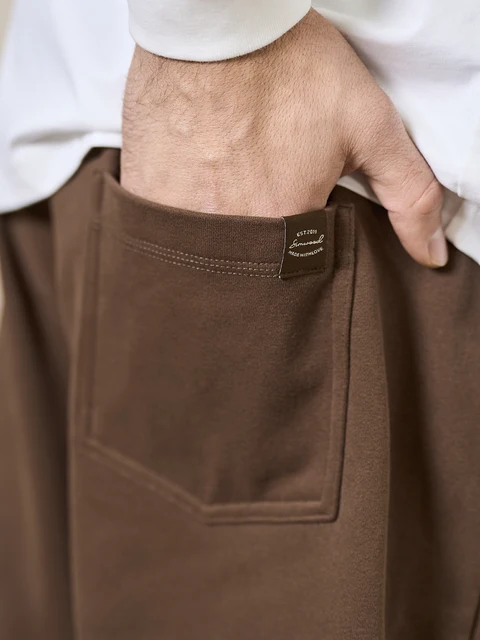 Oversize jogger shorts with 400g fabric