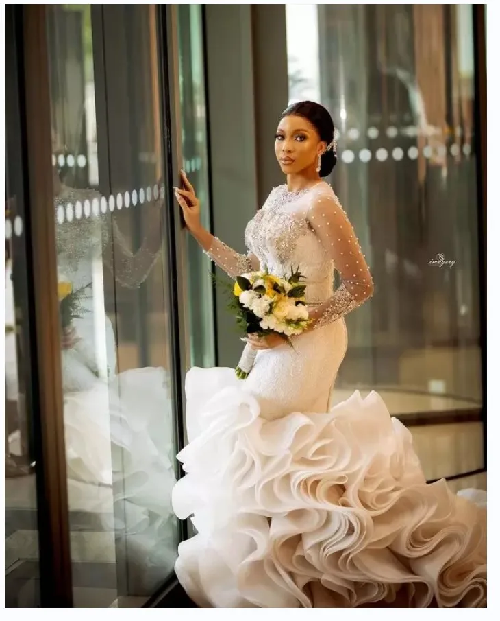 Modern Pearls Scoop Neckline Mermaid Wedding Dresses with Lace Appliques Sweep Train Long Sleeves Tiered Rufffles Bridal Gowns