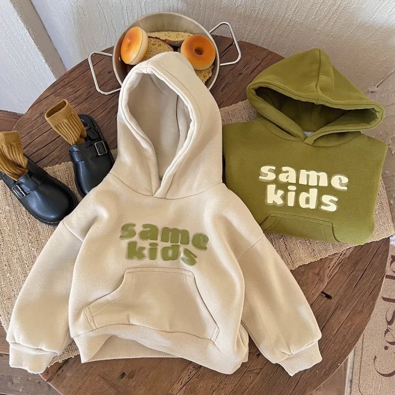 

Children's wear winter 2023 new boy fleece hoodie with velvet thickening children baby render unlined upper garment of letters