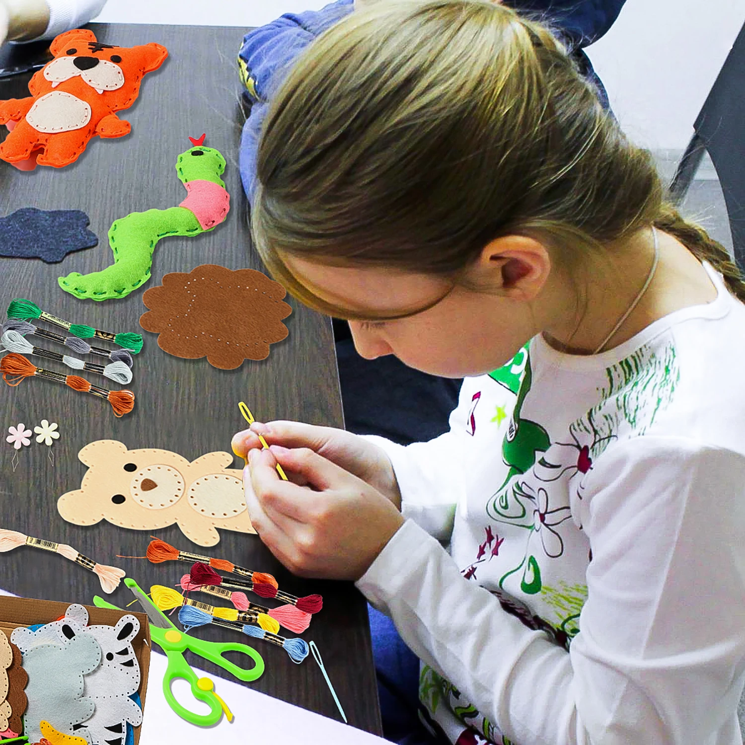 Jungle Animal DIY Sewing Kit Box Beginner Kids Lion Tiger Koala Parrot Zebra Make Your Own Animal World Preschool Storytelling