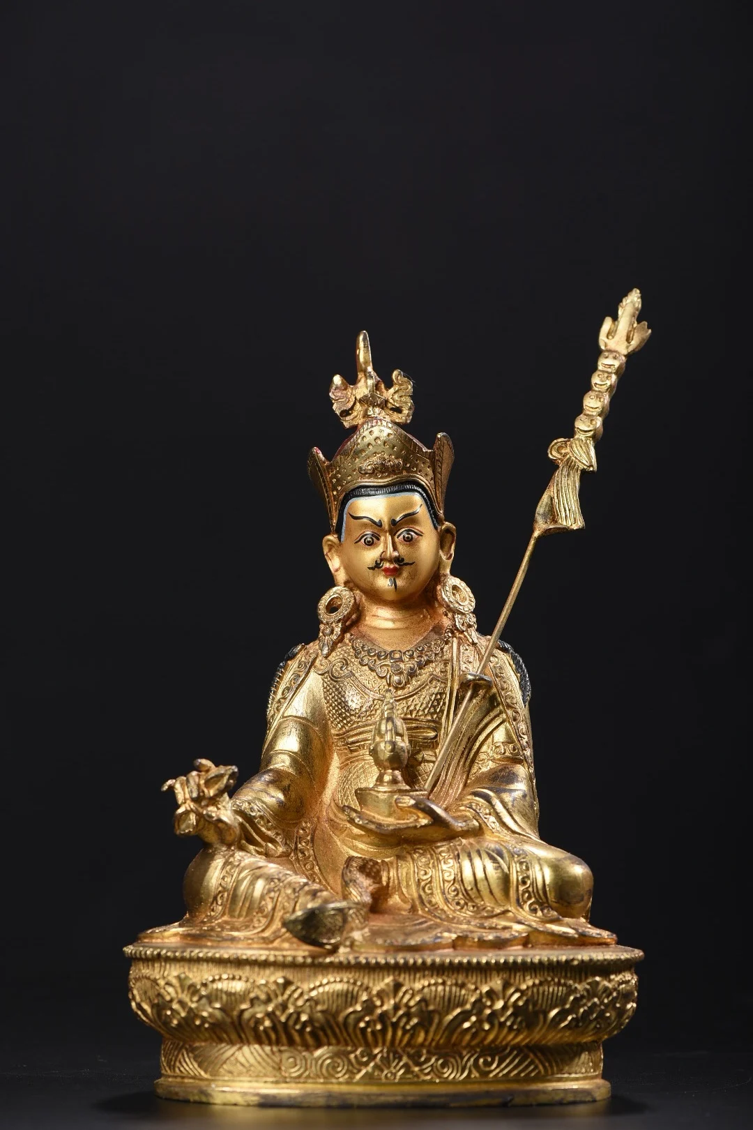 

8"Tibetan Temple Collection Old Bronze Gilt painted Padmasambhava Guru Rinpoche Sitting Buddha worship buddha Town house