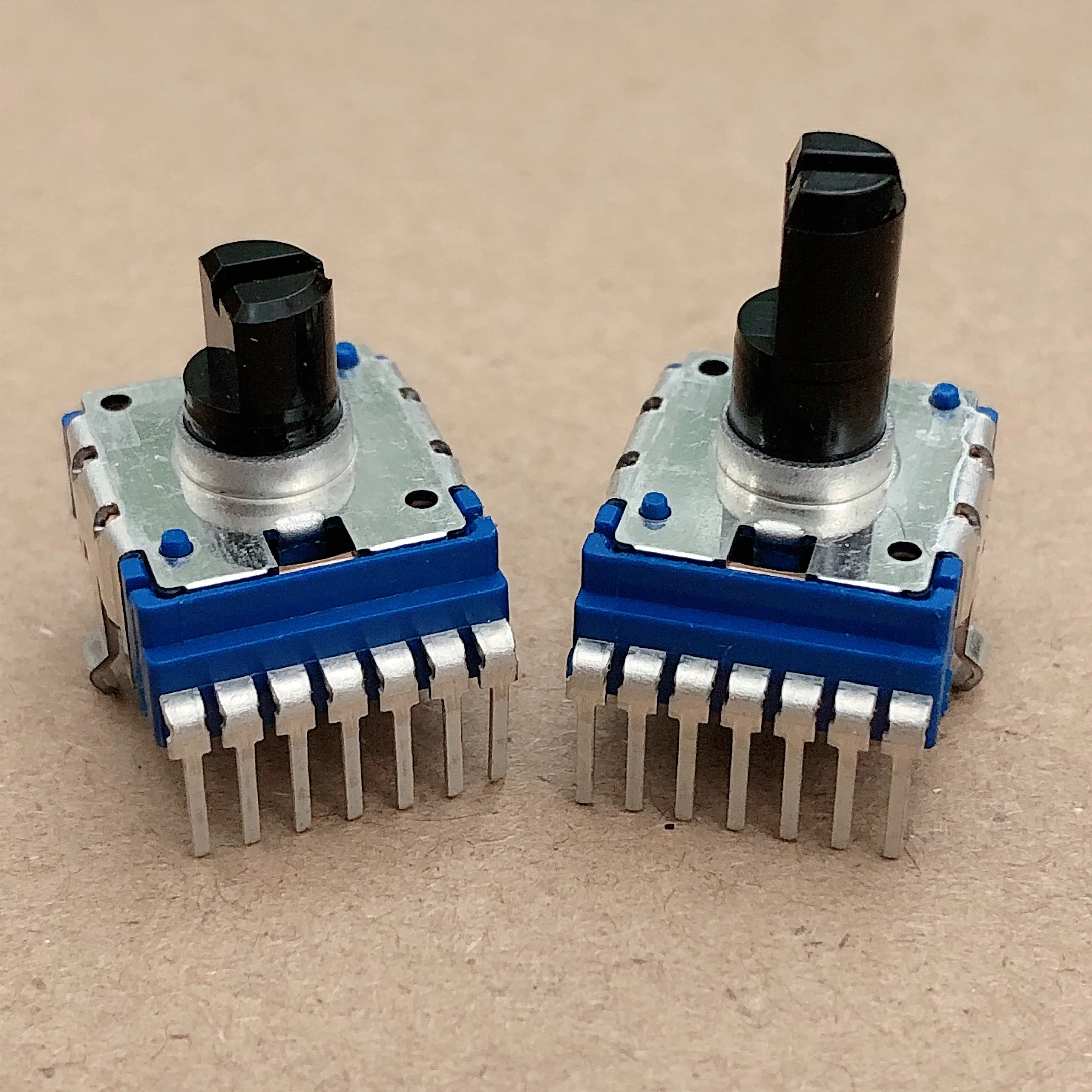 20 Pz Giappone Rk14 Albero 13Mm 8Mm Per Manopola Amplificatore Yamaha Elettronico Pianoforte Volume Potenziometro 7 Pin Verticale B10K A10K