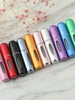5 bouteilles de parfum rechargeables de 5 ml, mini bouteilles d'atomiseur de parfum, étui de pompe de parfum rechargeable, bouteilles de pulvérisation de parfum vides portables adaptées aux voyages pour femmes et hommes 3