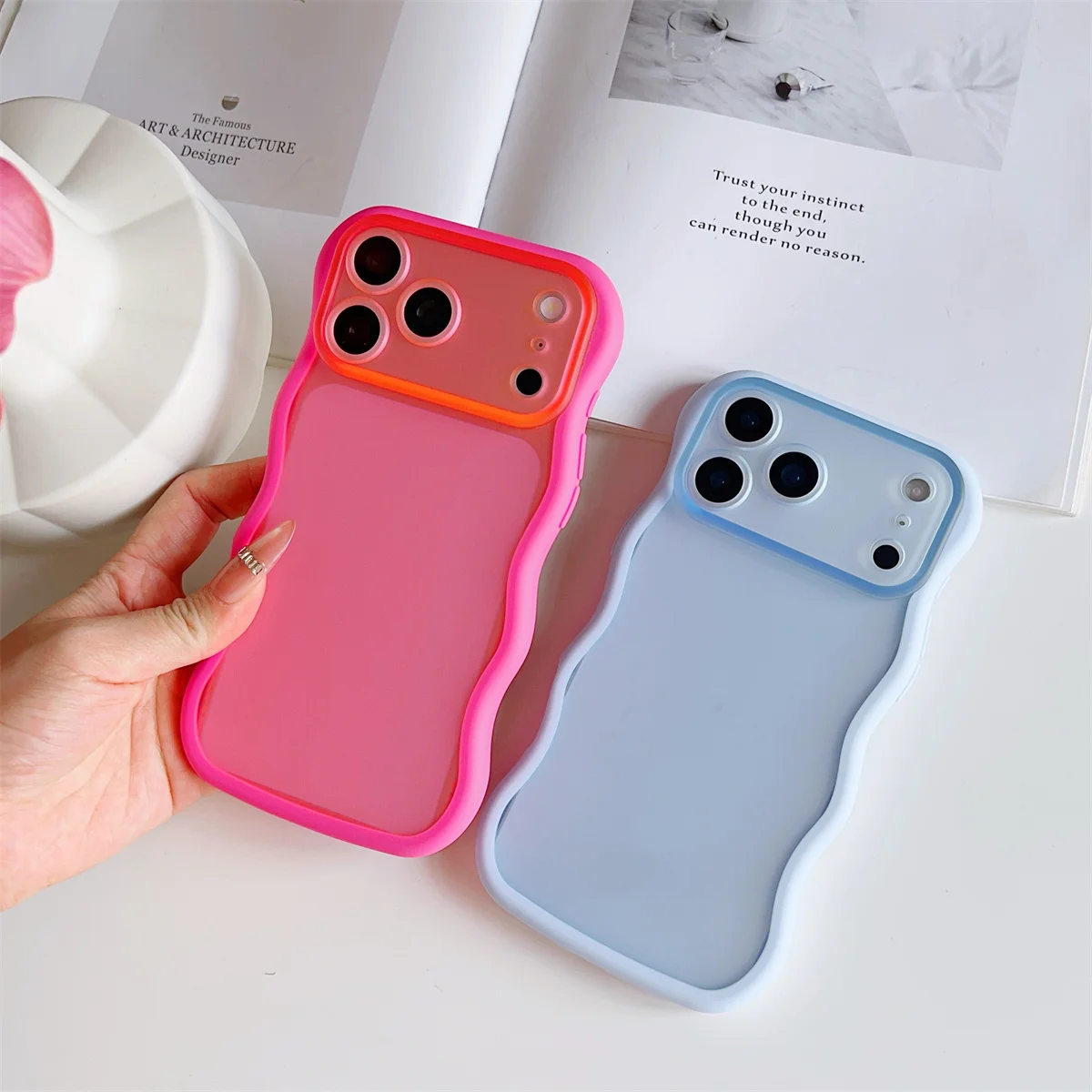 Enhanced Shockproof Transparent Wave Mobile Phone Case with Anti-Loss Protection