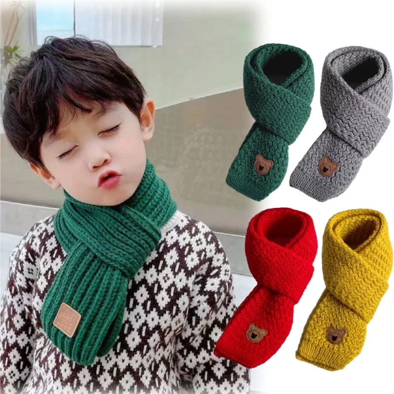 وشاح شتوي للأطفال محبوك سميك دافئ للرقبة مقاوم للرياح مع شعار الدب للأطفال الرضع الأولاد والبنات على الطراز الكوري للجنسين