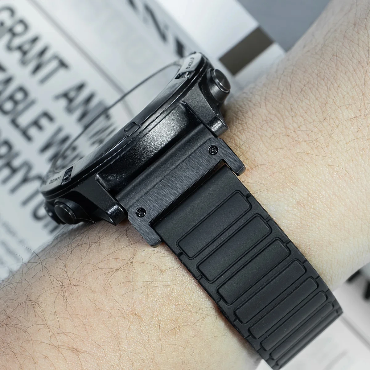 Durable Quick Fit Silicone Strap - 26mm Adjustable Band