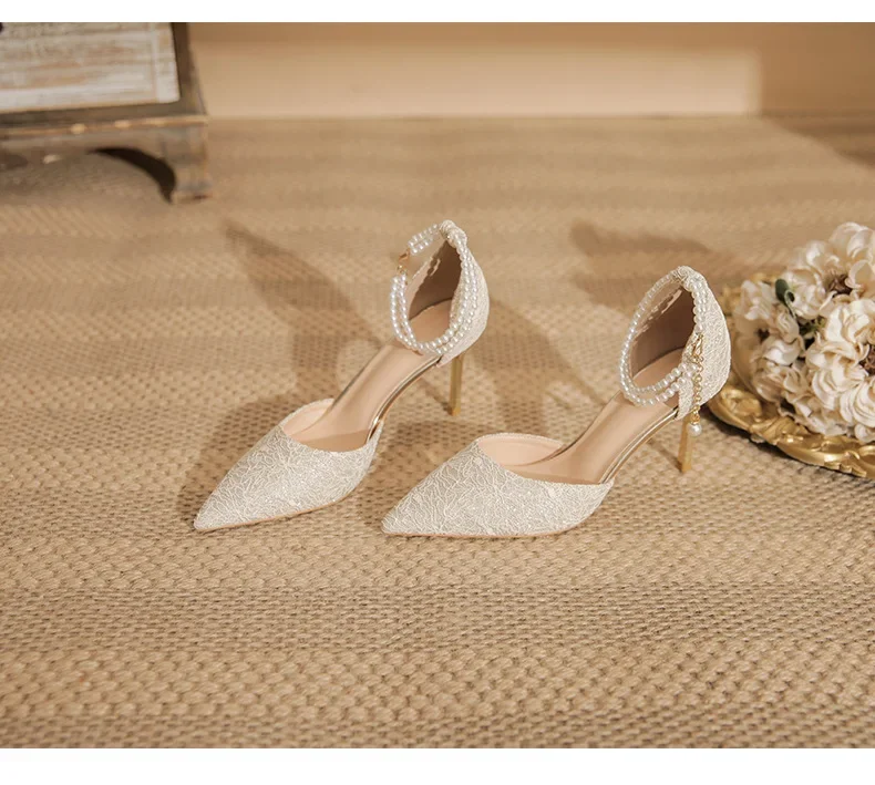 LuLuYoung Pumps profile view