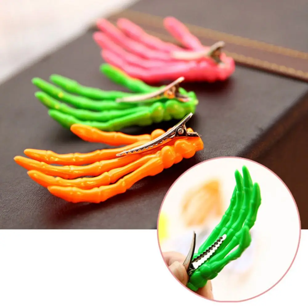 2PCS Gift Zombie Creative Design Ghost Skeleton Claw Hairpin Hand Bone Halloween Hair Clips