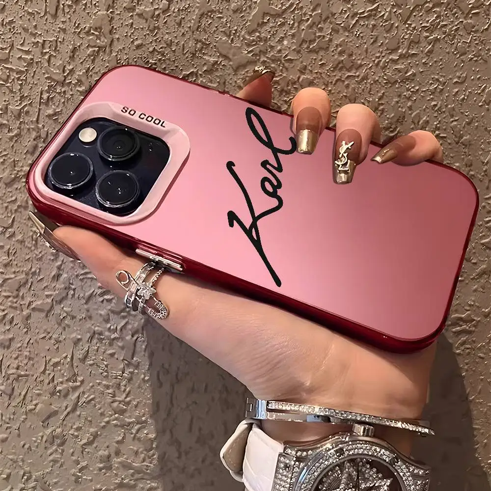 Cartoon Coole K-Karls Süße Katze Handyhülle für IPhone 17 16 15 14 13 12 11 Pro Max Schwarz Lila Matt Laser Metallic Aurora Funda – Detail 5