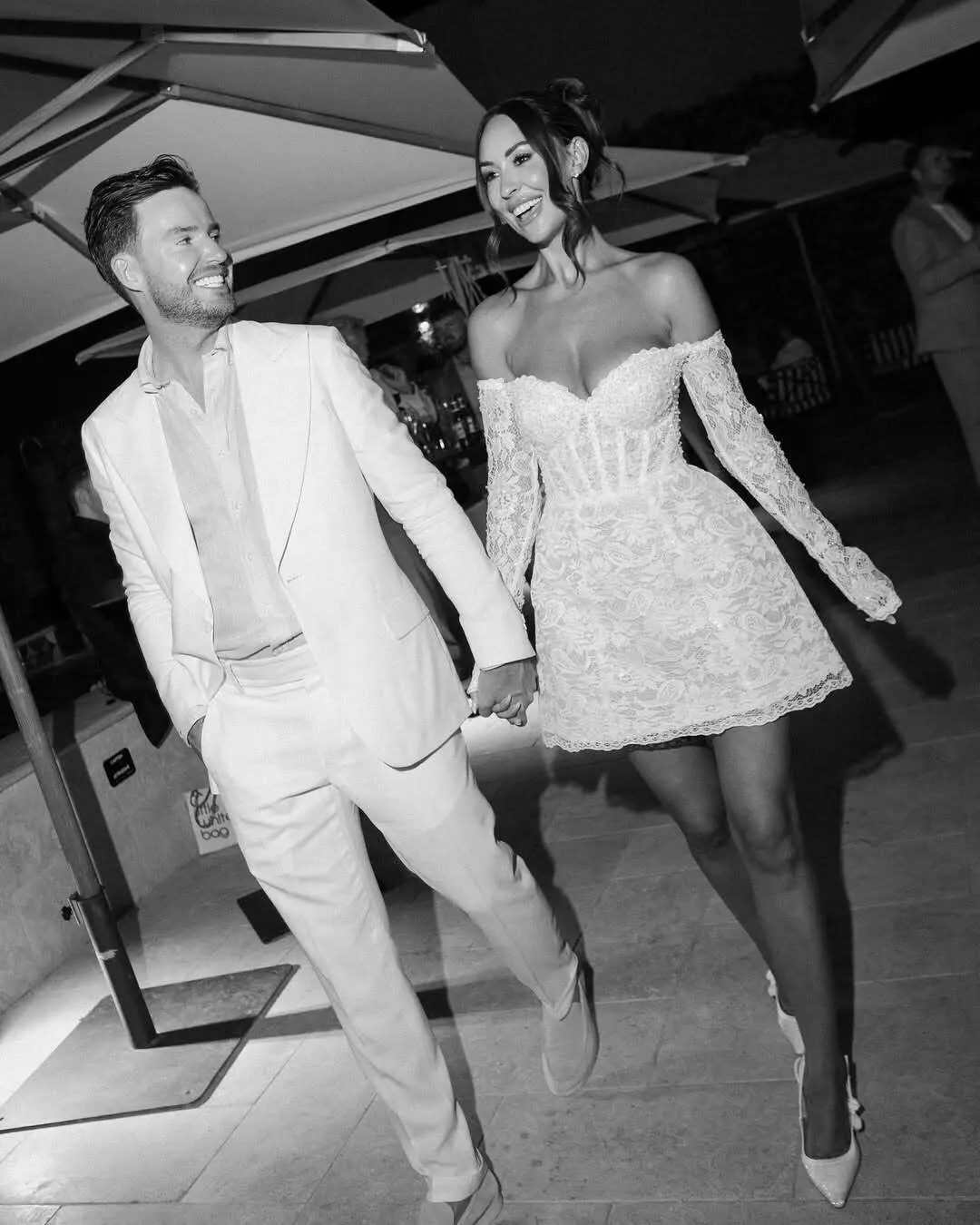 Xijun Sexy Off Shoulder Full Lace Mini Short Wedding Party Dresses Long Sleeves Mini Bridal Gowns Robe de mariage Prom Dresses photo review