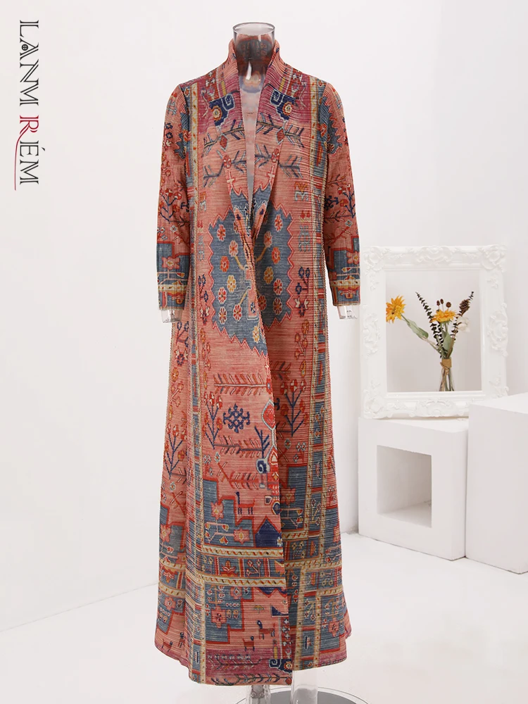 

LANMREM 2024 New Pleated Print Long Coat For Women Fashion Scarf Collar Loose Windbreaker Vintage Female Clothing 32C1139