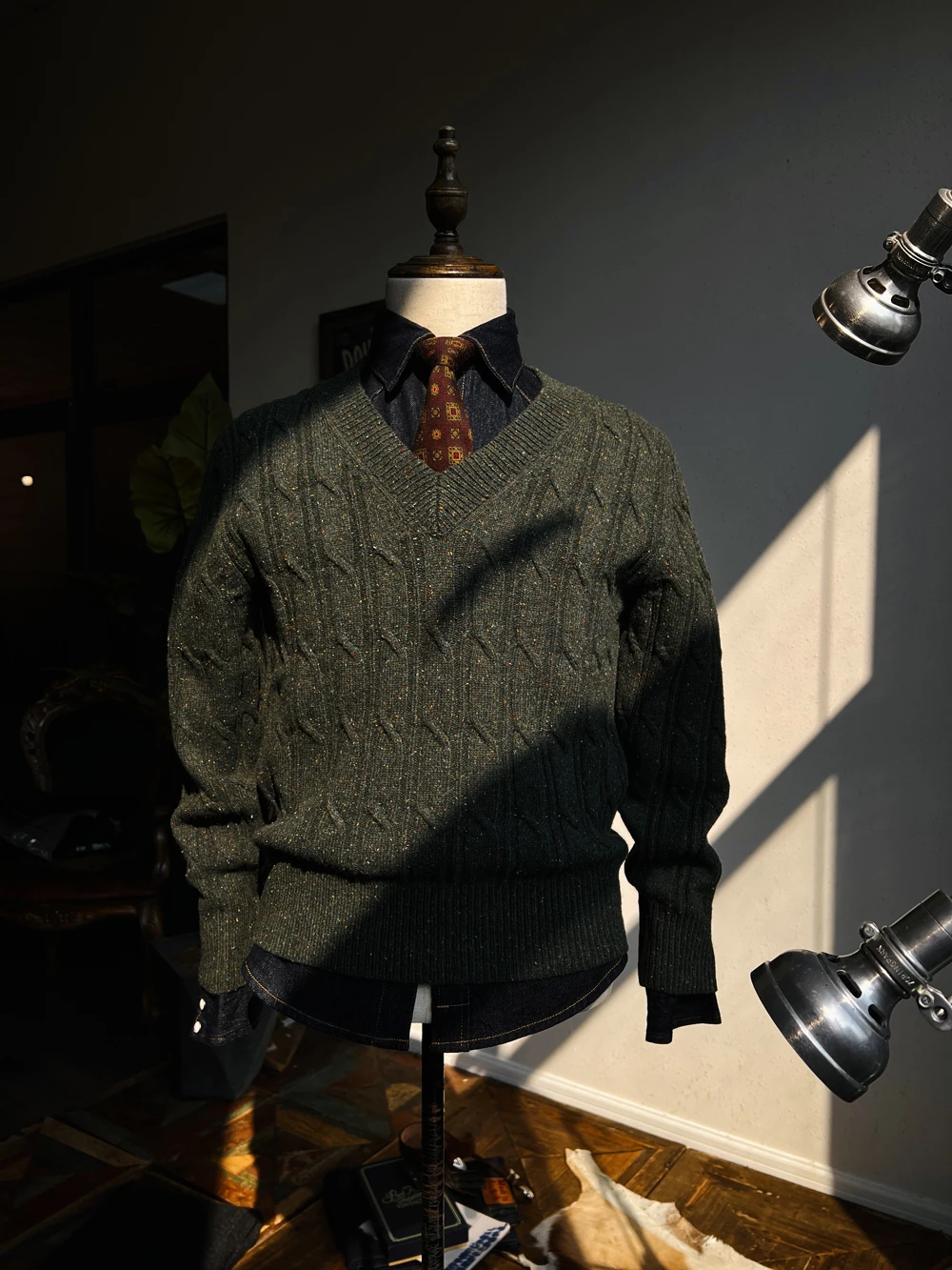 Tailor Brando Vintage V-Neck Aran Sweater 80% Australian Wool Knit Twisted Knit Pullover Sweater 2