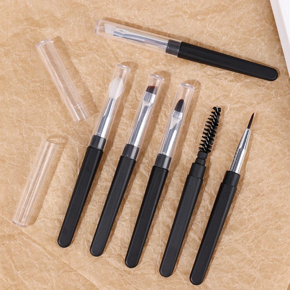 thumbnail image 2 of Brocha de maquillaje portátil multifunción corta con tapa, brocha profesional natural para base, polvos, contornos, difuminado y sombras de ojos, 2 of 6