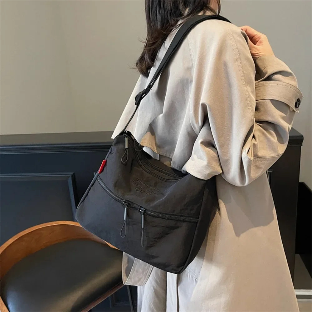 Japanese Xiaoqing New Lightweight Commuter Women's Crossbody Bag Large Capacity Nylon Cloth Adjustable Strap Shoulder Bag 2026