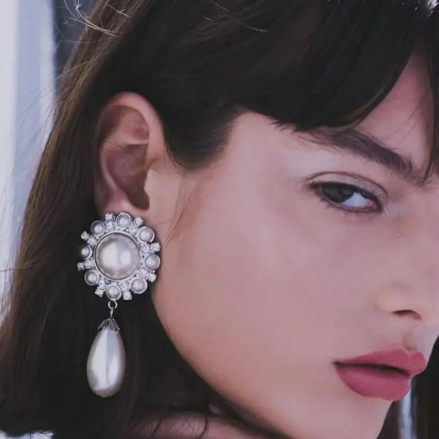 Earrings Light Luxury Personality Fashion Vintage Ear Clips For Clothes Things Women Accessories Para Mujer Broches Ropa Mujer